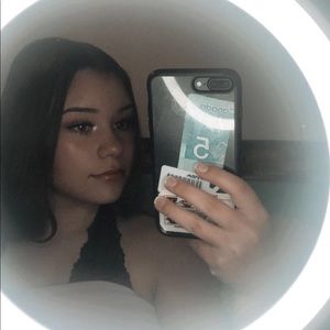 Meet your Posher, Alyssa